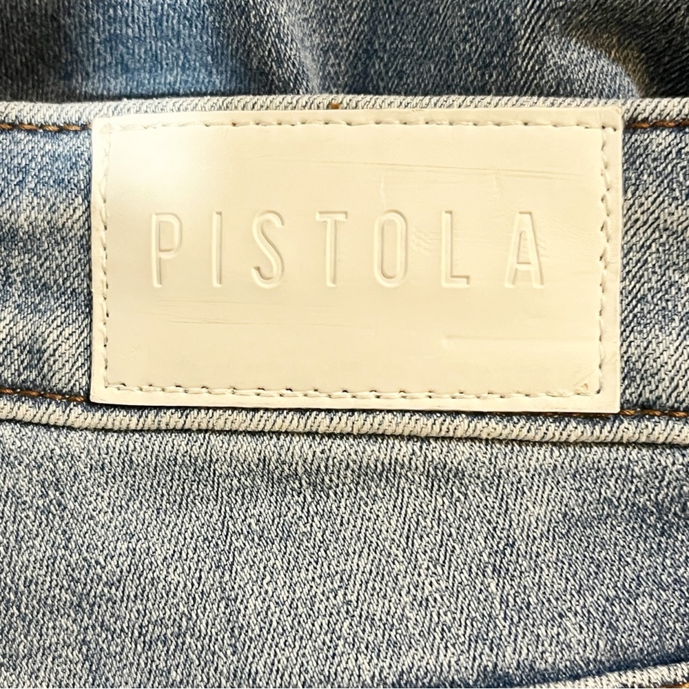 PISTOLA AUDREY MID-RISE SKINNY CROP DISTRESSED RAW HEM DESTROYED KNEE.
CASUAL - Picture 10 of 10